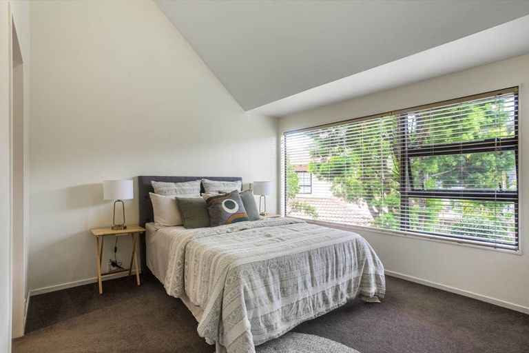 Photo of property in 2/30 Uppingham Crescent, Hillcrest, Auckland, 0627