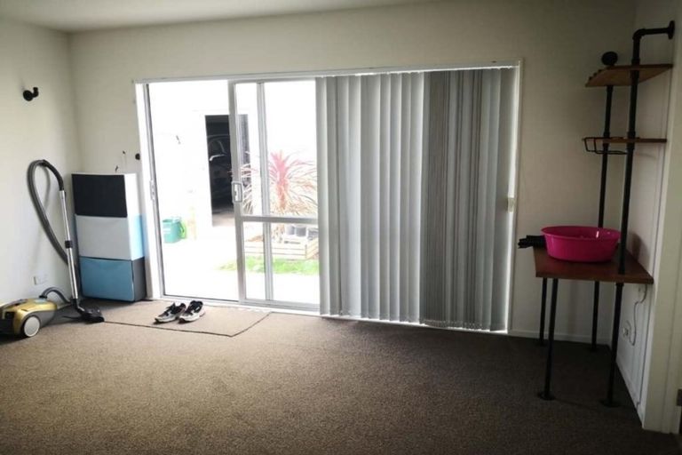 Photo of property in 2/26 Hollowout Street, Takanini, 2112