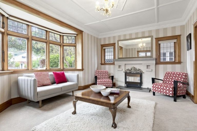 Photo of property in 242 The Parade, Island Bay, Wellington, 6023