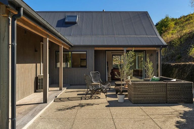 Photo of property in 8 Trench Hill Road, Frankton, Queenstown, 9371