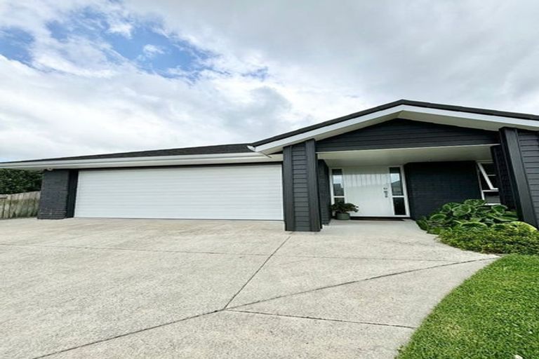Photo of property in 8 Kahuparere Crescent, Pyes Pa, Tauranga, 3112