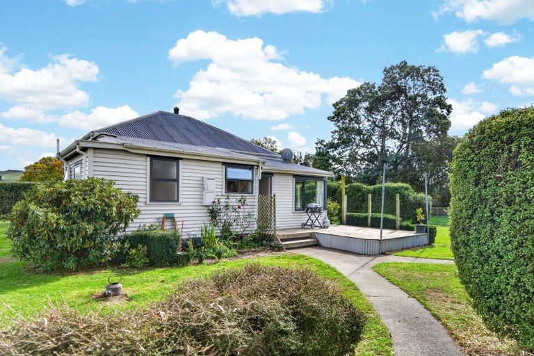Photo of property in 63 Bridge Street, Coalgate, 7673