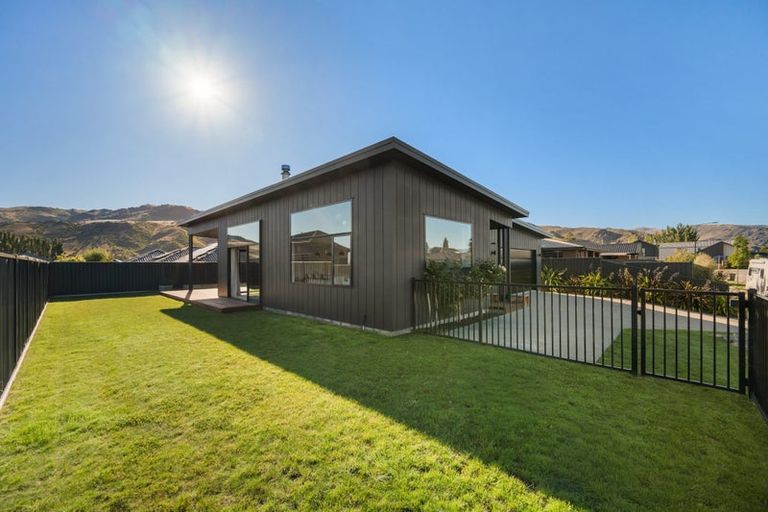 Photo of property in 7 Travertine Street, Cromwell, 9310