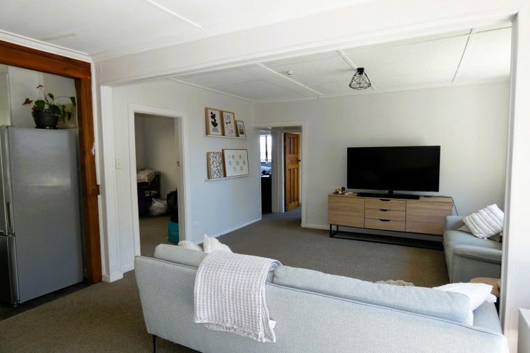 Photo of property in 33 Domett Street, Westport, 7825