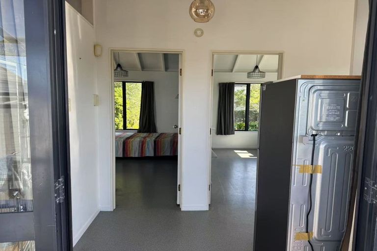 Photo of property in 58 Gladstone Road, Northcote, Auckland, 0627