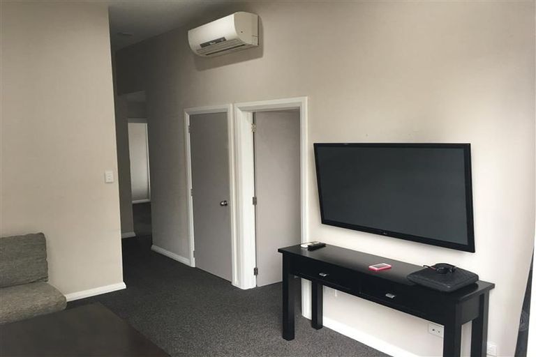 Photo of property in 262 Edgeware Road, Edgeware, Christchurch, 8013