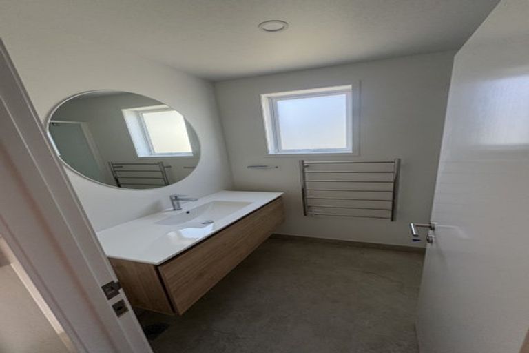 Photo of property in 7a Camrose Place, Glenfield, Auckland, 0629