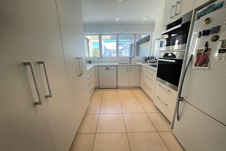 Photo of property in Highwic, 15/32u Hobson Street, Thorndon, Wellington, 6011