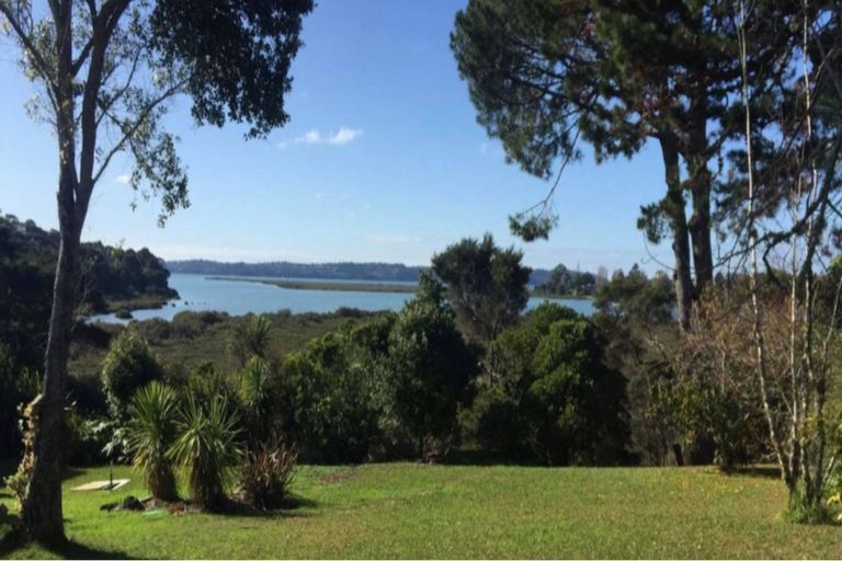 Photo of property in 54 Allington Road, Massey, Auckland, 0614