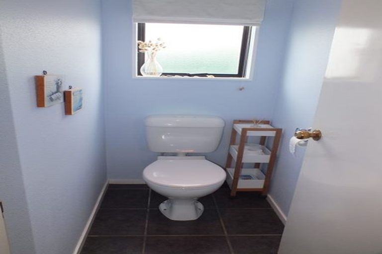 Photo of property in 87 Hillcrest Drive, Kelvin Grove, Palmerston North, 4414