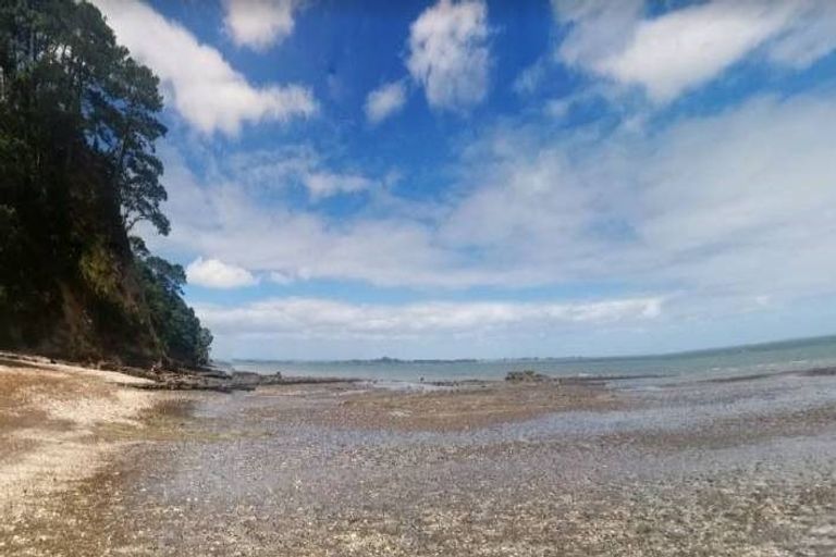 Photo of property in 57 Cliff View Drive, Green Bay, Auckland, 0604