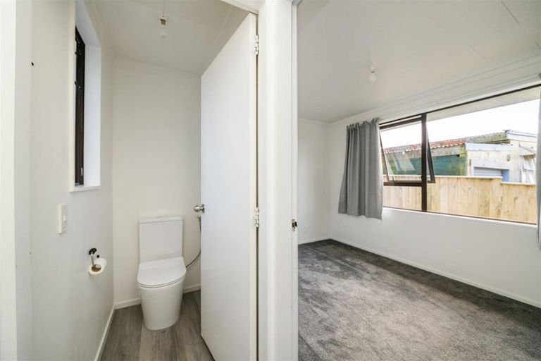 Photo of property in 24 Fergusson Street, Marton, 4710