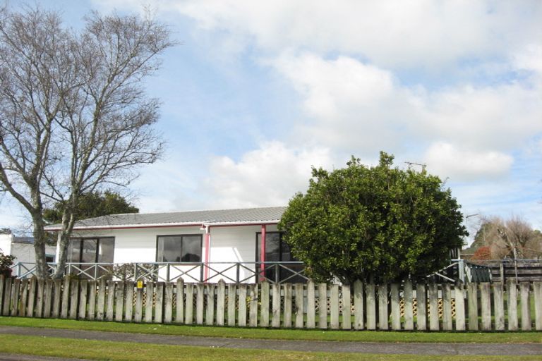 Photo of property in 3 Tainui Terrace, Inglewood, 4330