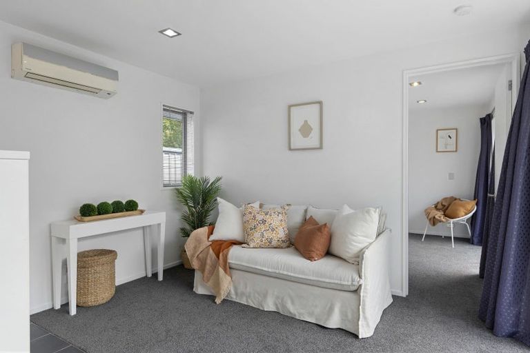 Photo of property in 5 Millpond Place, Parklands, Christchurch, 8083