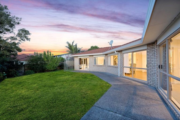Photo of property in 36 Fleetwood Drive, Henderson, Auckland, 0612