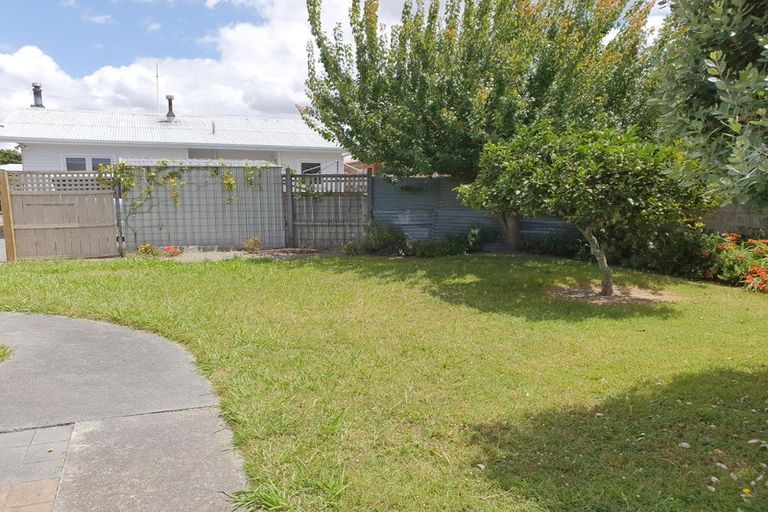 Photo of property in 27a Downing Street, Glenfield, Auckland, 0629