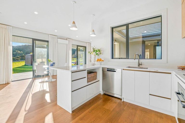 Photo of property in 1 Kaituhi Lane, Coatesville, 0793