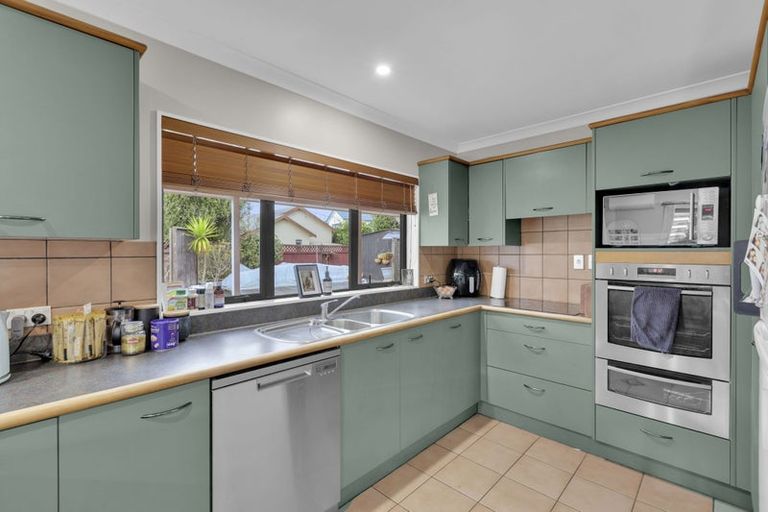 Photo of property in 6 Fencourt Place, Rototuna North, Hamilton, 3210