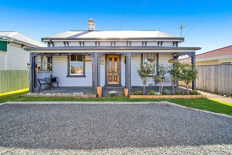 Photo of property in 9 Regent Street, Hawera, 4610