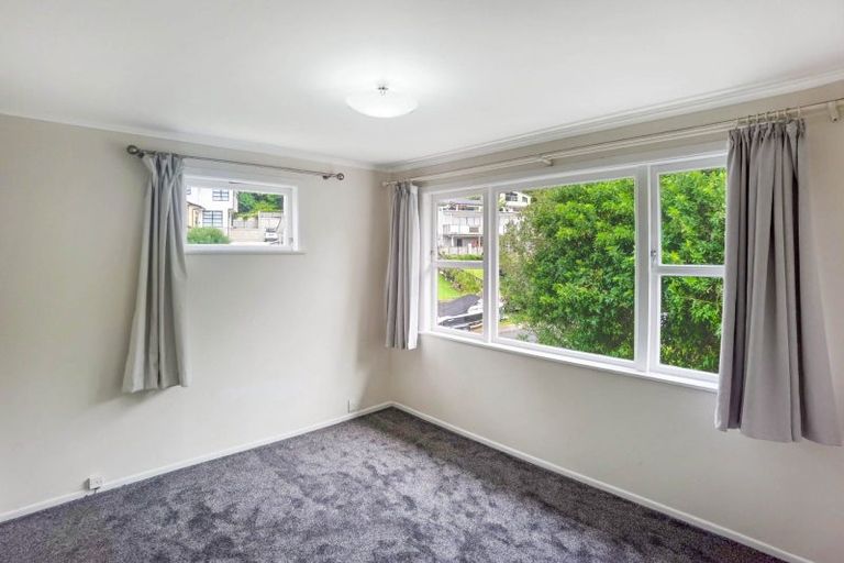 Photo of property in 26 Sovereign Place, Glenfield, Auckland, 0629