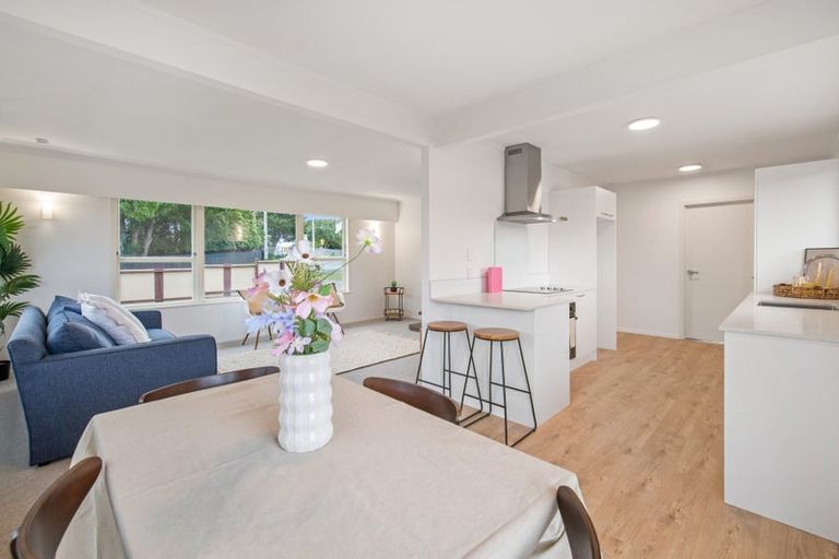 Photo of property in 42 Ray Small Drive, Pahurehure, Papakura, 2113