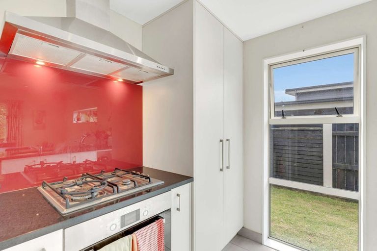 Photo of property in 12 Ruru Place, Levin, 5510