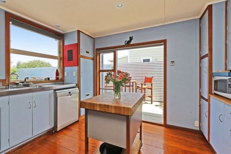 Photo of property in 410 Lascelles Street, Saint Leonards, Hastings, 4120