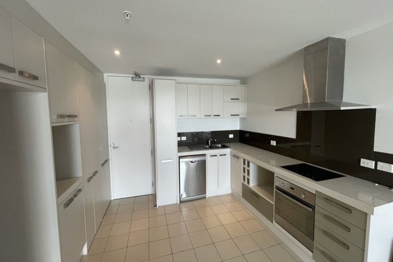 Photo of property in Bella Vista, 2f/84 Gunner Drive, Te Atatu Peninsula, Auckland, 0610