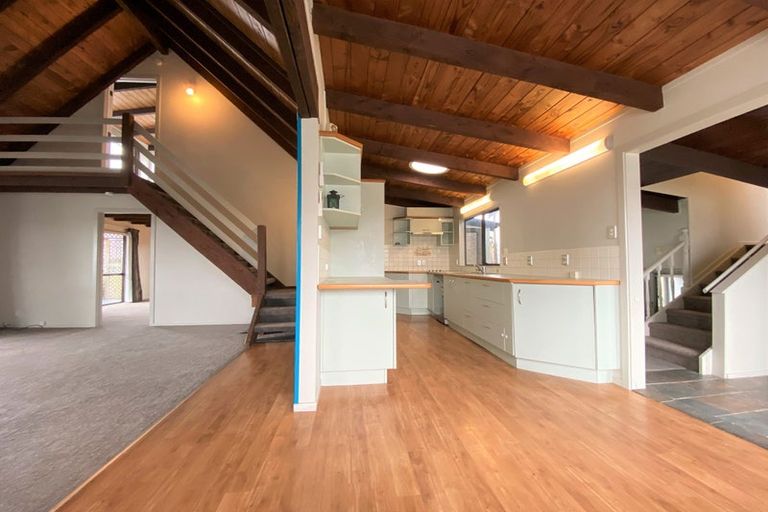 Photo of property in 8 Panorama Court, Red Beach, 0932