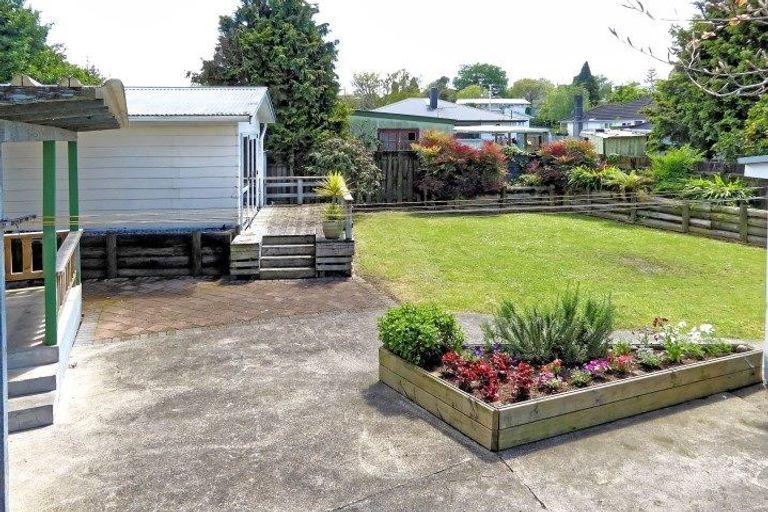 Photo of property in 21 Thornton Place, Melville, Hamilton, 3206