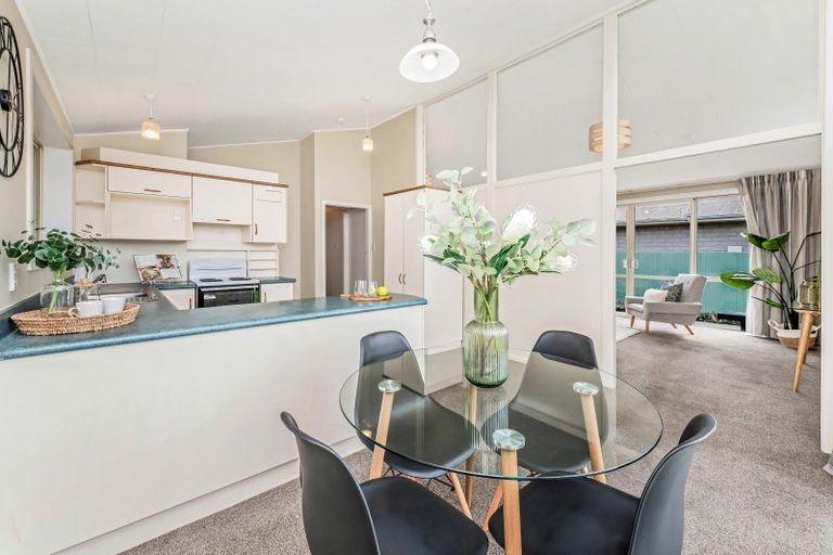 Photo of property in 27 Skerten Avenue, Hornby, Christchurch, 8042