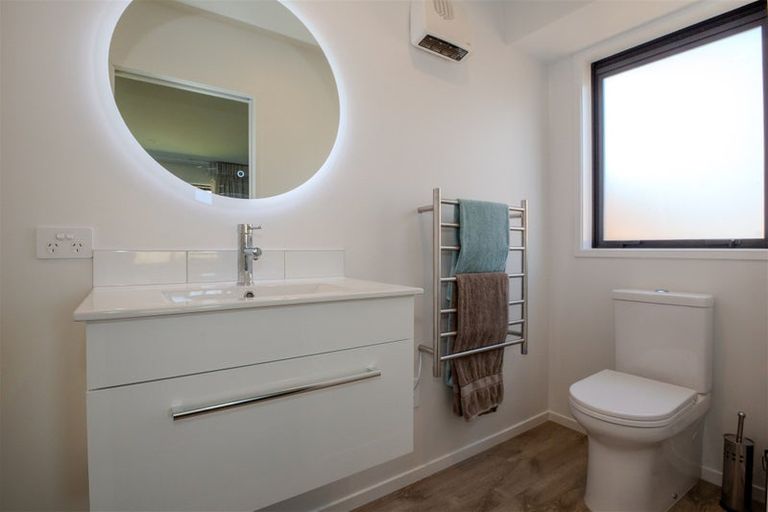 Photo of property in 21 Shelduck Road, Jacks Point, 9371