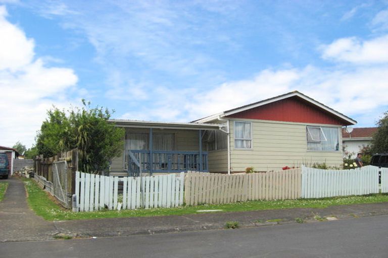 Photo of property in 8 Norton Place, Mangere, Auckland, 2022
