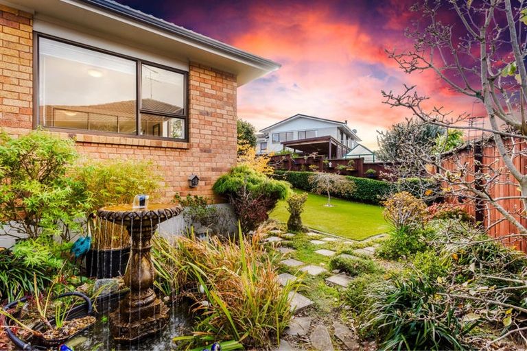 Photo of property in 8 Petrel Place, Massey, Auckland, 0614