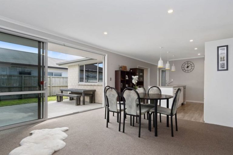 Photo of property in 18 Raiha Street, Papamoa Beach, Papamoa, 3118