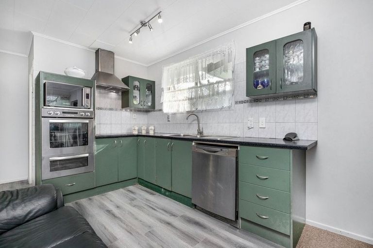 Photo of property in 541 Massey Road, Mangere, Auckland, 2022