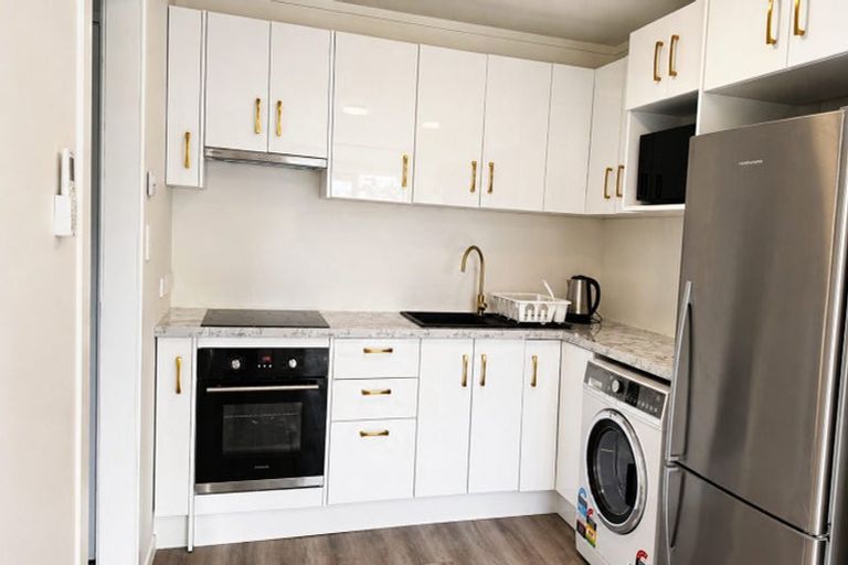 Photo of property in 11 Ridd Crescent, Karori, Wellington, 6012