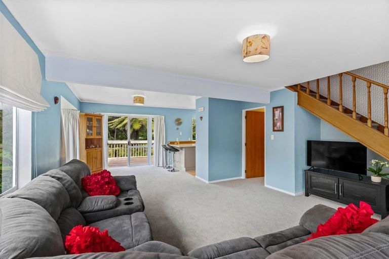 Photo of property in 2/30 Lagoon Way, West Harbour, Auckland, 0618