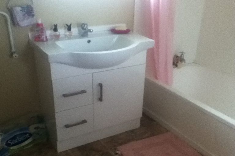 Photo of property in 12a Madill Street, Tuakau, 2121