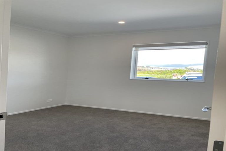 Photo of property in 38a Taikura Avenue, Red Beach, 0932