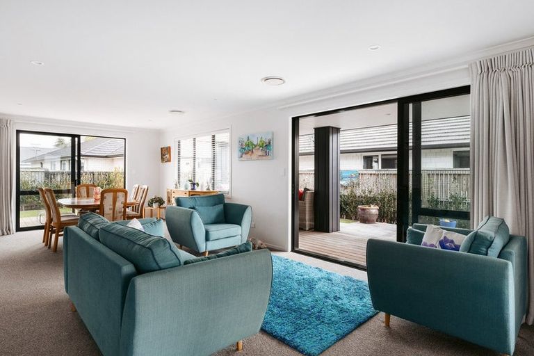 Photo of property in 4 Washingtonia Way, Omokoroa, 3114