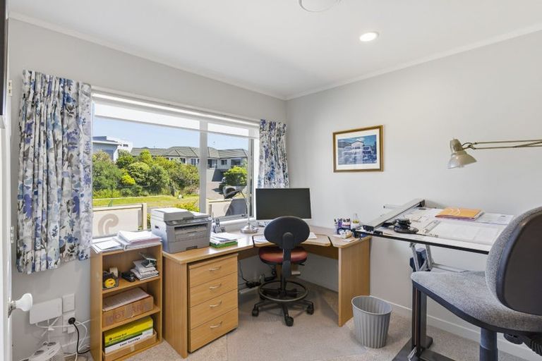 Photo of property in 100 Milne Drive, Paraparaumu, 5032