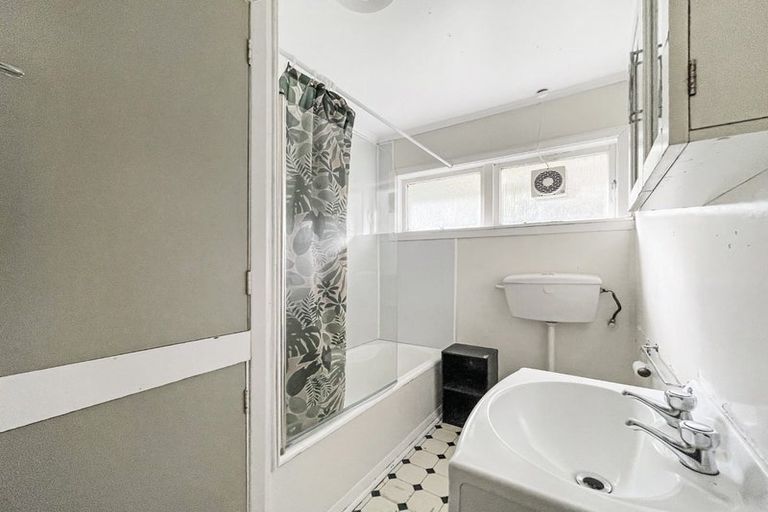 Photo of property in 37a Pembroke Road, Northland, Wellington, 6012