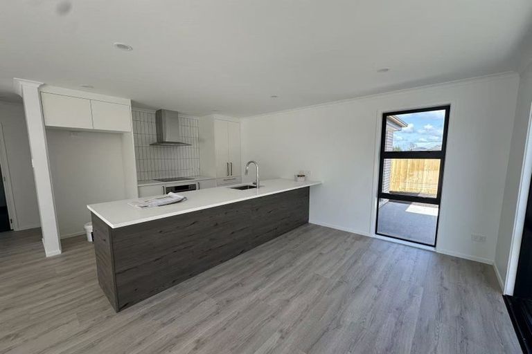 Photo of property in 10 Enchantment Lane, Karaka, Papakura, 2113