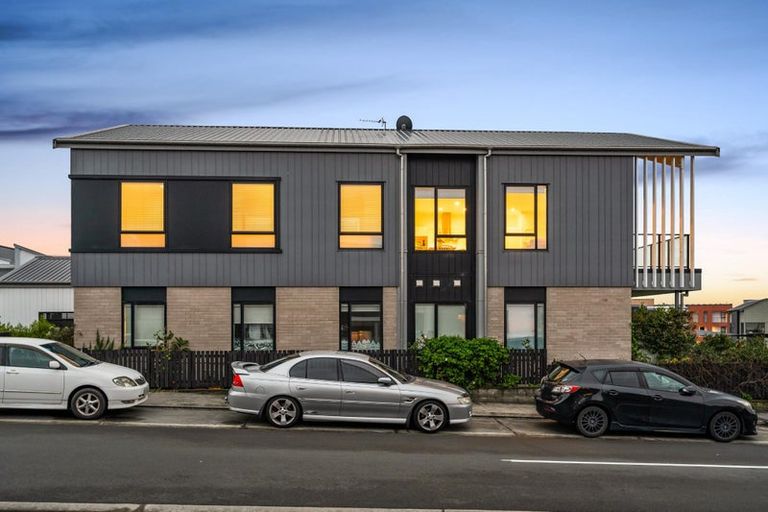 Photo of property in 16 Malcolm Calder Road, Hobsonville, Auckland, 0616