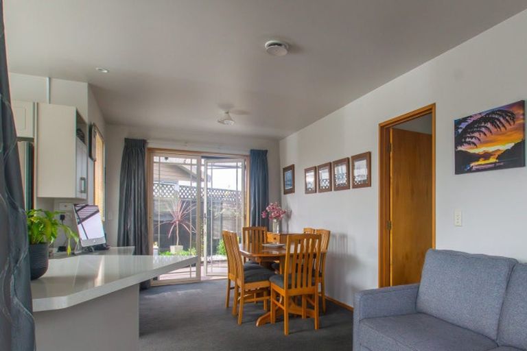 Photo of property in 5 Rochfort Place, Westport, 7825