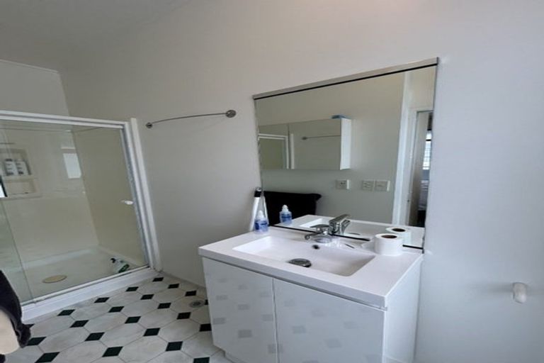 Photo of property in 17 Kent Terrace - Kent Apartments, 5b/16 Kent Terrace, Mount Victoria, Wellington, 6011