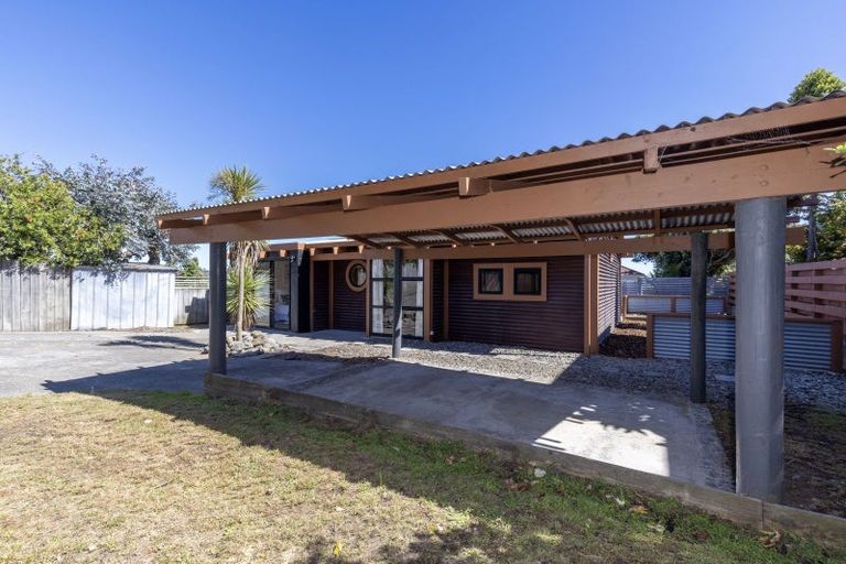 Photo of property in 102a Seaview Road, Paraparaumu Beach, Paraparaumu, 5032