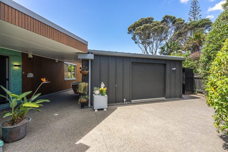 Photo of property in 3 Bressay Way, Waikanae, 5036
