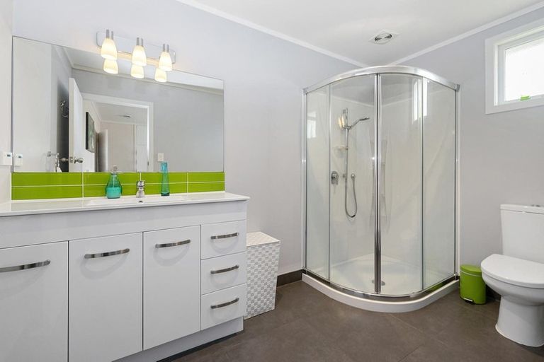 Photo of property in 93 Mcleod Road, Te Atatu South, Auckland, 0610